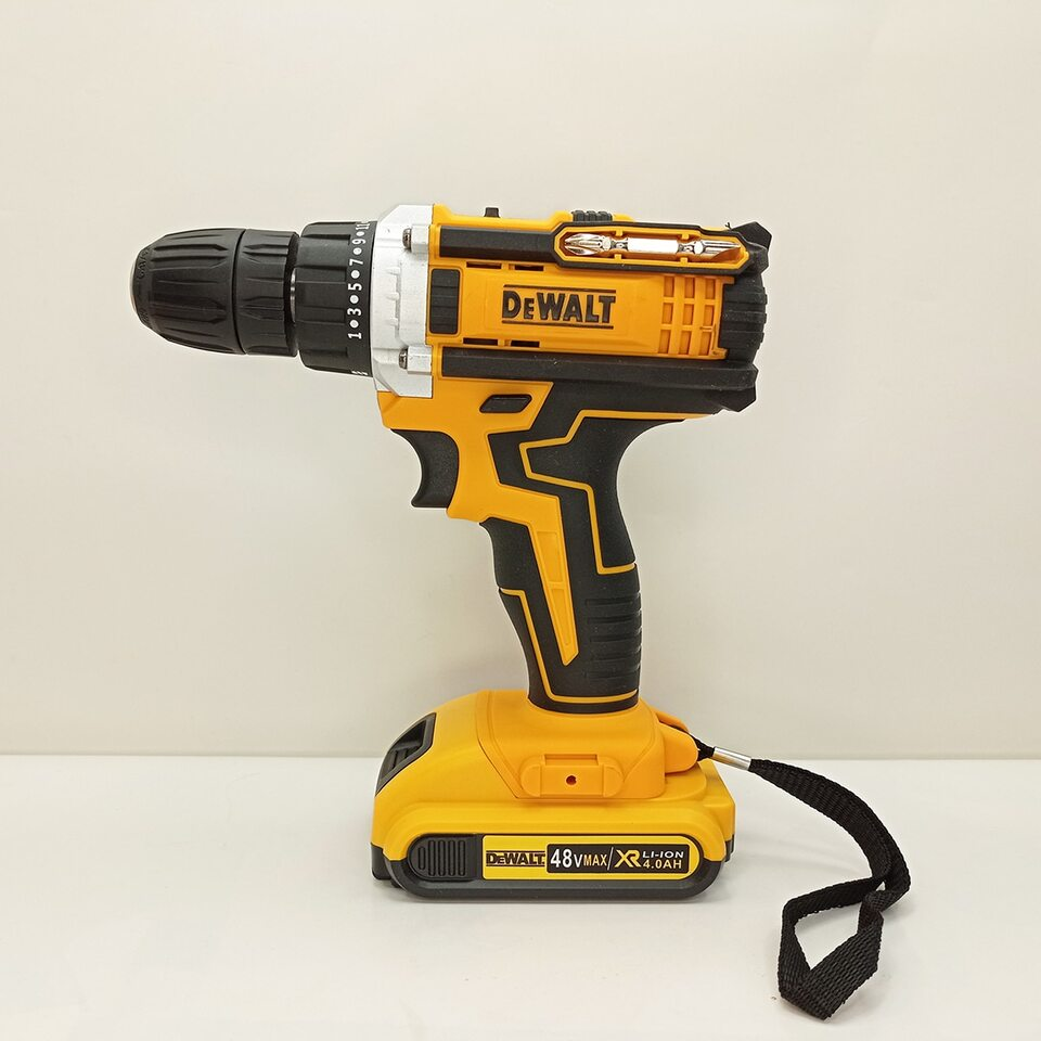 Taladro DeWalt 48 Voltios Mandril De 38